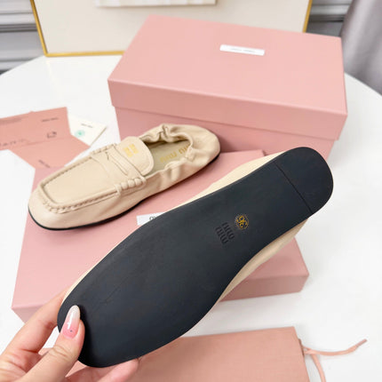 MIUMIU 26S RUCHES LOAFERS IN BEIGE LAMBSKIN