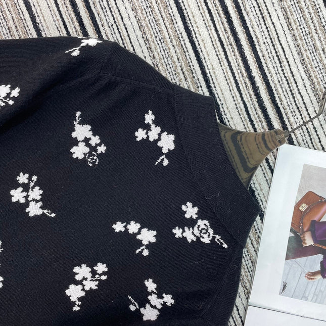 CHANEL 26S SHORT-SLEEVE KNIT TOP 951