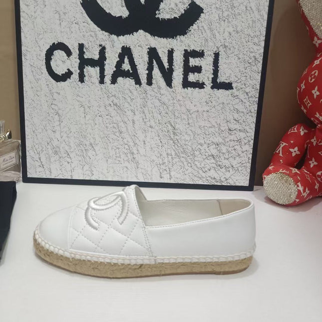 CHANEL 26S ESPADRILLE LOAFERS IN WHITE CALFSKIN WITH ROPE SOLE