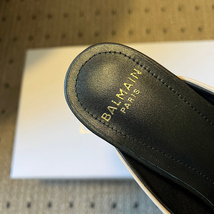 BALMAIN 26S GOLD CHAIN HIGH HEEL MULES 45 MM IN BEIGE CALFSKIN