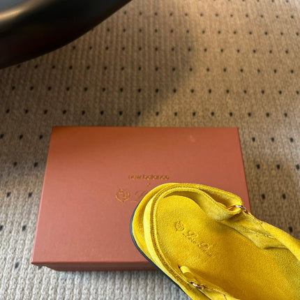 LP 26S CROSS-STRAP SANDALS IN YELLOW SUEDE
