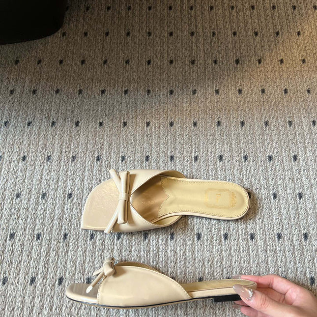 DIOR 26S OBLIQUE BOW MULE IN BEIGE CALFSKIN