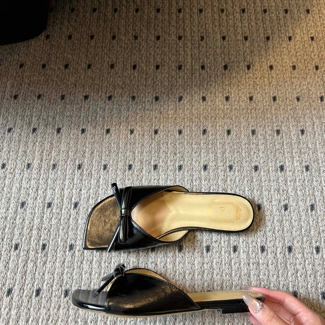 DIOR 26S OBLIQUE BOW MULE IN BLACK CALFSKIN