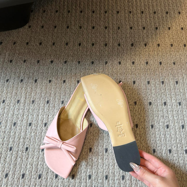 DIOR 26S OBLIQUE BOW MULE IN LIGHT PINK CALFSKIN
