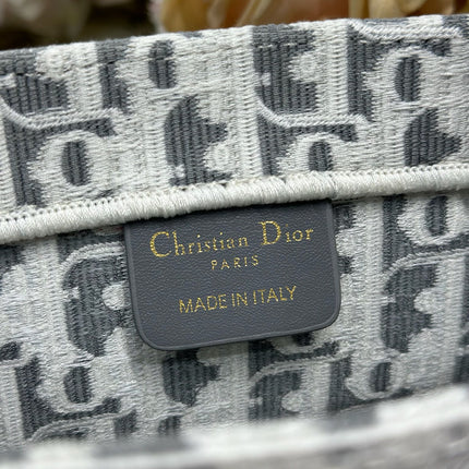 DIOR 26S BOOK TOTE BAG 26 IN GREY AND WHITE OBLIQUE JACQUARD