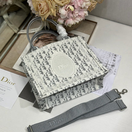 DIOR 26S BOOK TOTE BAG 26 IN GREY AND WHITE OBLIQUE JACQUARD