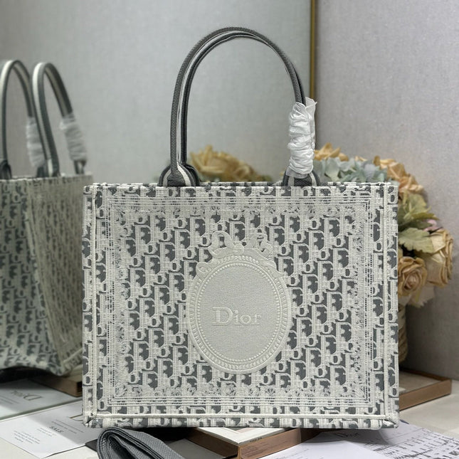 DIOR 26S BOOK TOTE BAG 36 IN GREY AND WHITE OBLIQUE JACQUARD