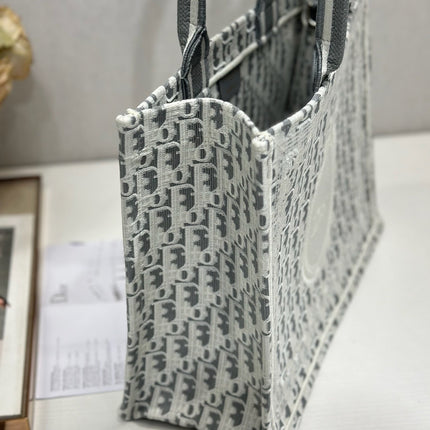 DIOR 26S BOOK TOTE BAG 36 IN GREY AND WHITE OBLIQUE JACQUARD