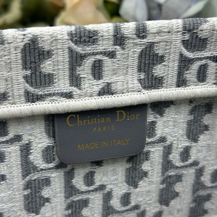 DIOR 26S BOOK TOTE BAG 36 IN GREY AND WHITE OBLIQUE JACQUARD