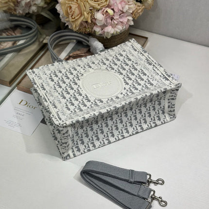 DIOR 26S BOOK TOTE BAG 36 IN GREY AND WHITE OBLIQUE JACQUARD