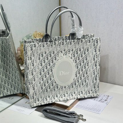 DIOR 26S BOOK TOTE BAG 42 IN GREY AND WHITE OBLIQUE JACQUARD