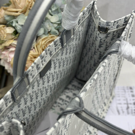 DIOR 26S BOOK TOTE BAG 42 IN GREY AND WHITE OBLIQUE JACQUARD