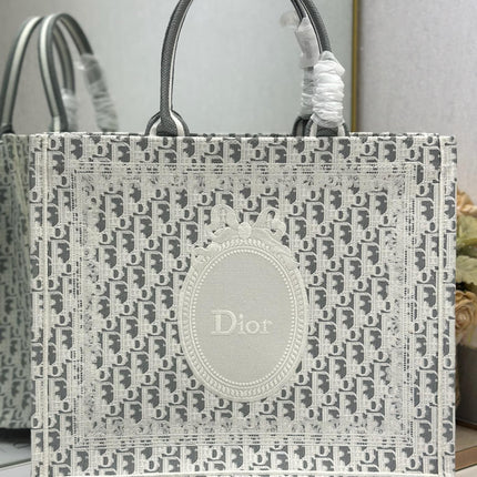 DIOR 26S BOOK TOTE BAG 42 IN GREY AND WHITE OBLIQUE JACQUARD