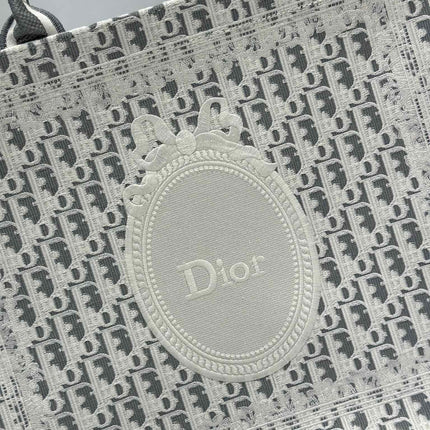 DIOR 26S BOOK TOTE BAG 42 IN GREY AND WHITE OBLIQUE JACQUARD