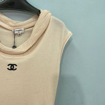 CHANEL 26S SLEEVELESS KNIT TOP 1402
