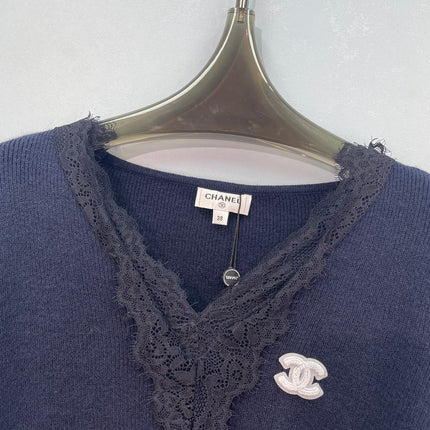 CHANEL 26S LACE TRIM V-NECK KNIT SWEATER 1569