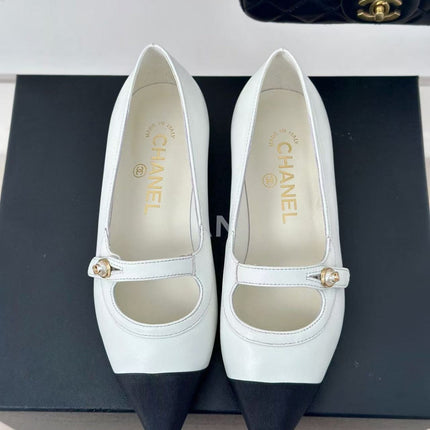 CHANEL 26S MARY JANE FLATS IN WHITE BLACK LAMBSKIN 25626