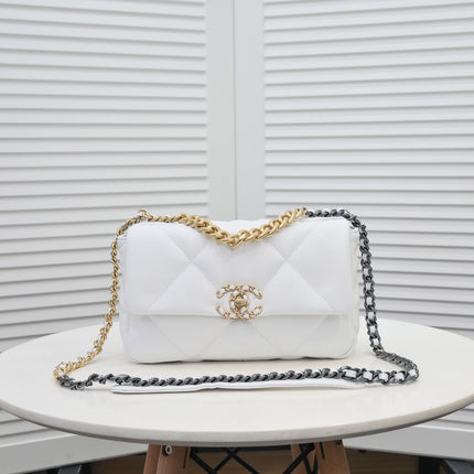 19 FLAP BAG 26CM 9010 WHITE
