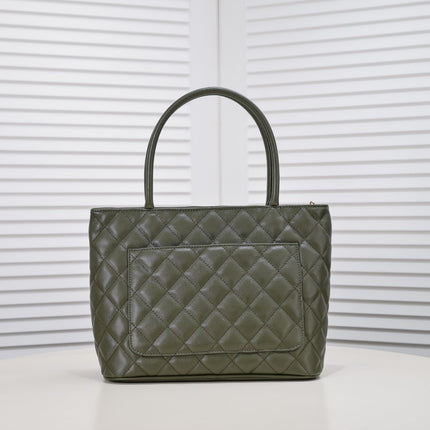 MEDALLION TOTE CAVIAR 3326 MOSS GREEN