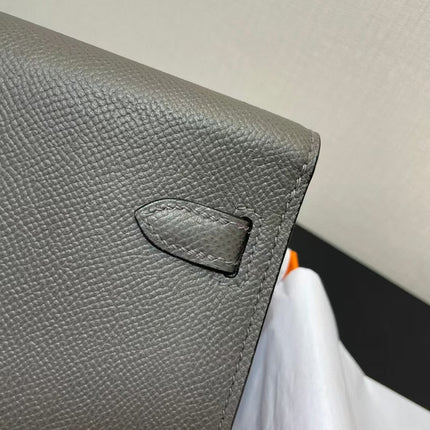 KELLY CLASSIQUE TO GO WALLET EPSOM 20 IN GREY WITH GOLD HARDWARE