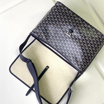 CAPETIEN MESSENGER BAG 39 IN NAVY BLUE GOYARDINE CANVAS AND CALFSKIN