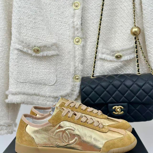 CC SNEAKER TRAINER IN GOLD-TONE CALFSKIN AND SUEDE