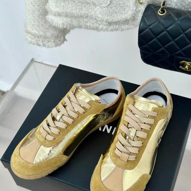 CC SNEAKER TRAINER IN GOLD-TONE CALFSKIN AND SUEDE