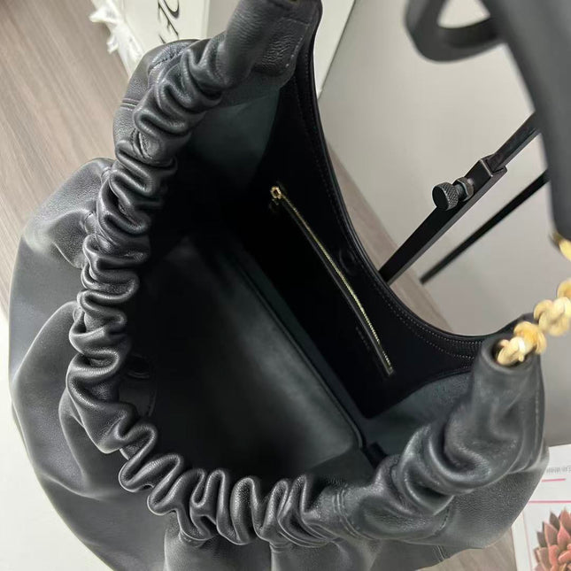 LOEWE SQUEEZE BAG 34 IN BLACK LAMBSKIN