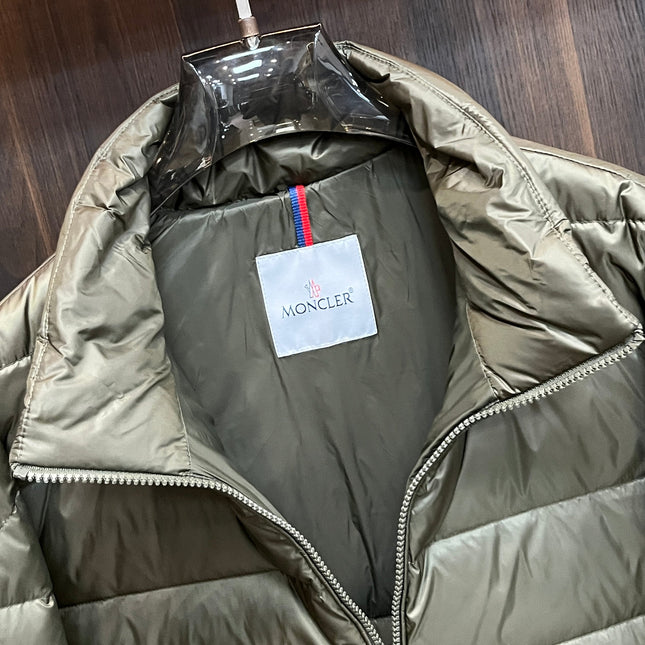 MONCLER BLACK PUFFER JACKET STYLE 2425