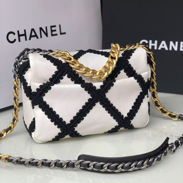 CC FLAP BAG 26 IN WHITE AND BLACK CALFSKIN GOLD HARDWARE