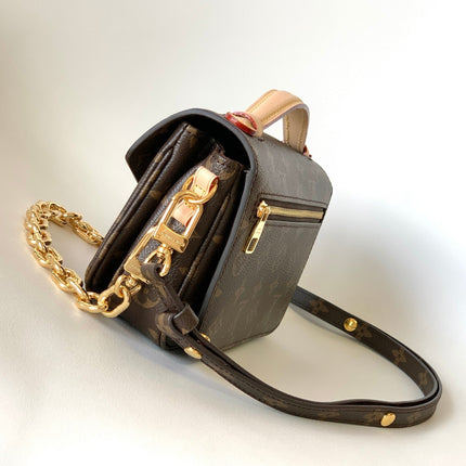 POCHETTE METIS EAST WEST 21.5 IN BROWN MONOGRAM CANVAS GOLD HARDAWARE