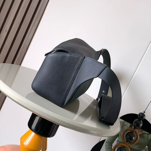 LOEWE SMALL PUZZLE BUMBAG 24 IN BLACK GRAINED CALFSKIN