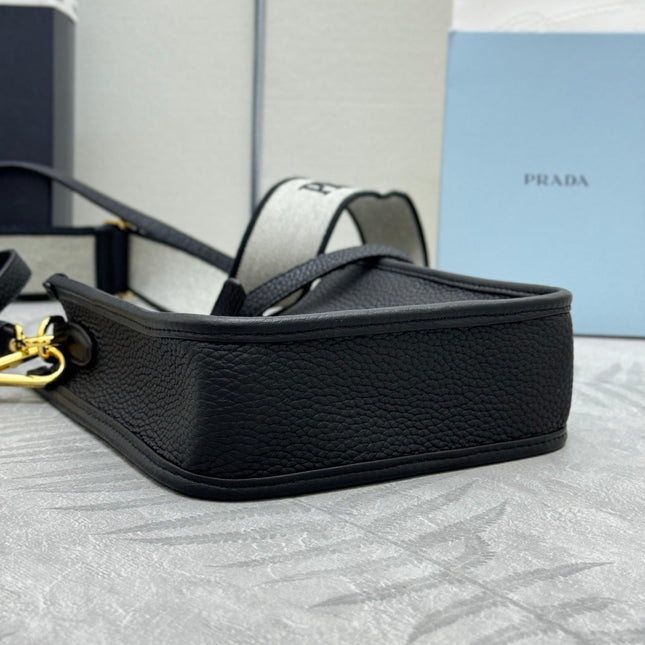 PRADA SHOULDER BAG 20 IN BLACK CALFSKIN