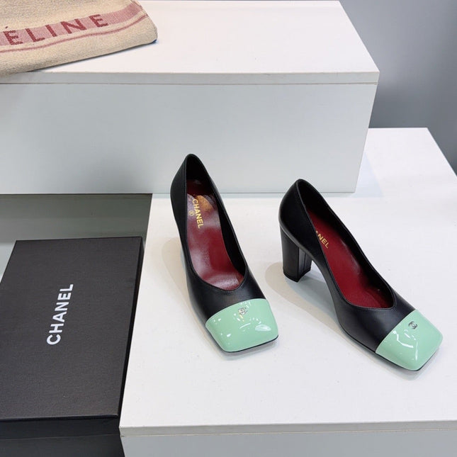 CHANEL SQUARE TOE SLINGBACK SHOES 90MM IN BLACK MIX GREEN CALFSKIN WITH LOGO