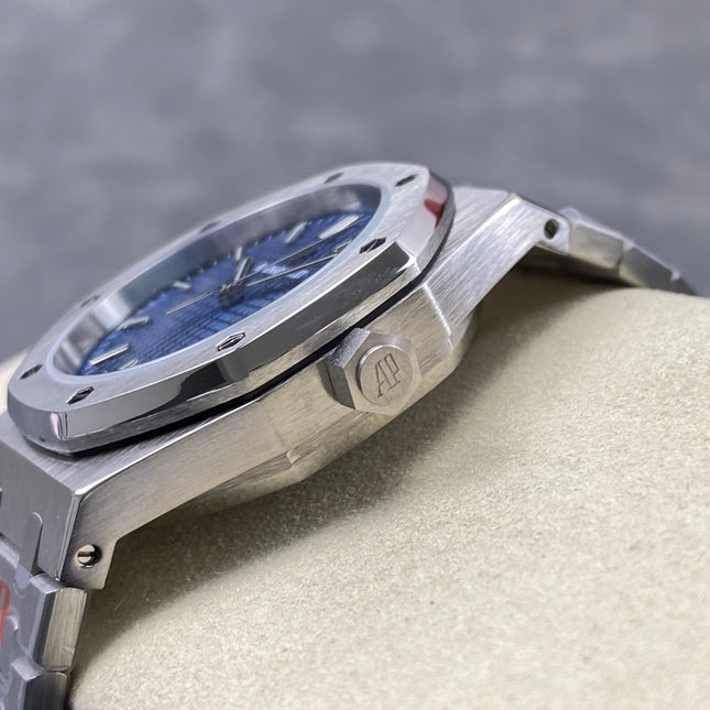 AUDEMARS PIGUET ROYAL OAK BLUE DIAL STAINLESS STELL 41MM