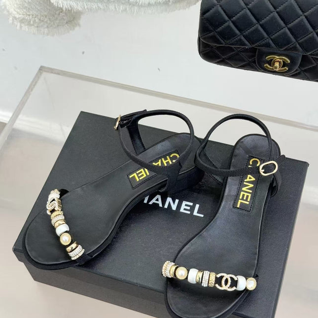 CHANEL 26S SANDAL IN BLACK CALFSKIN STRAP WITH CHARMS