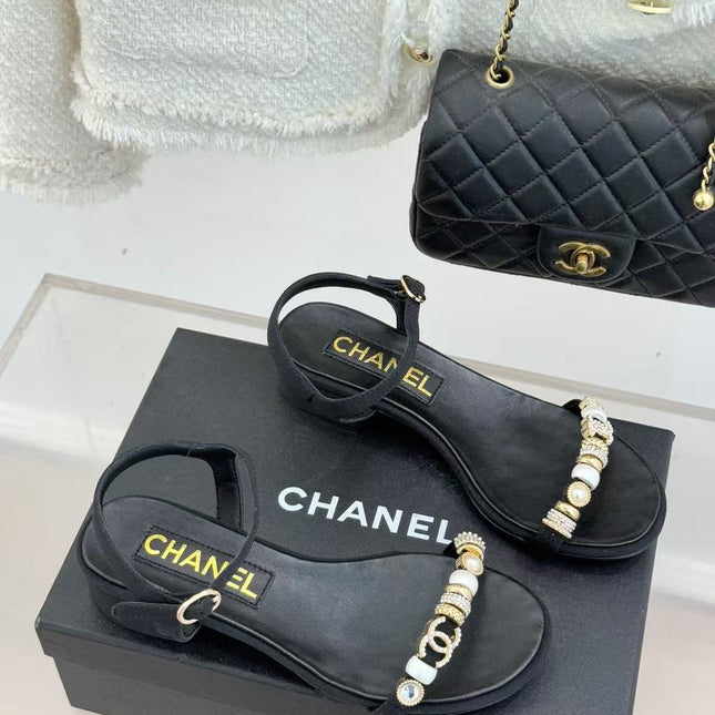 CHANEL 26S SANDAL IN BLACK CALFSKIN STRAP WITH CHARMS