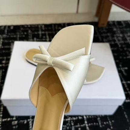 DIOR 26S BOW FLAT MULE IN CREAM LAMBSKIN