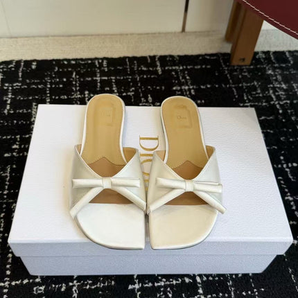 DIOR 26S BOW FLAT MULE IN CREAM LAMBSKIN