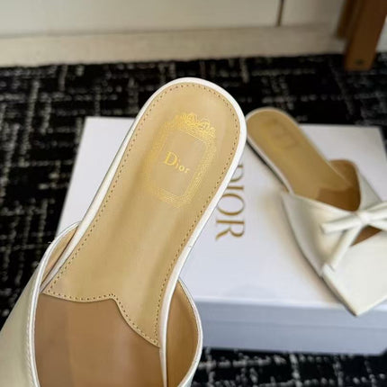 DIOR 26S BOW FLAT MULE IN CREAM LAMBSKIN