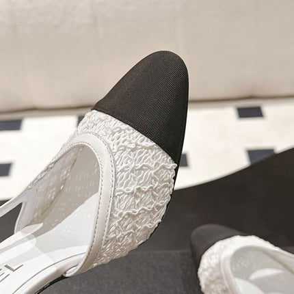 HIGH SLINGBACK 25S PUMP IN WHITE AND BLACK FARBIC