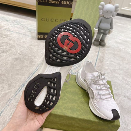 GUCCI 26S KNIT RUNNER SNEAKERS IN WHITE TECHNICAL MESH
