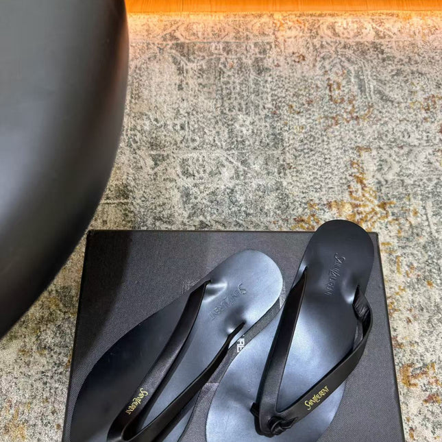 SAINT LAURENT 26S THONG SANDALS IN BLACK CALFSKIN 25626