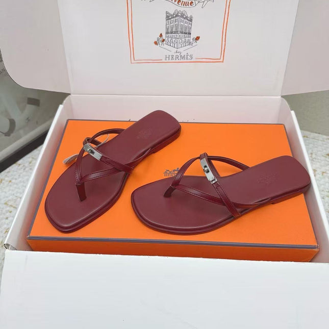 HERMÈS 26S ORAN SANDAL IN BURGUNDY CALFSKIN