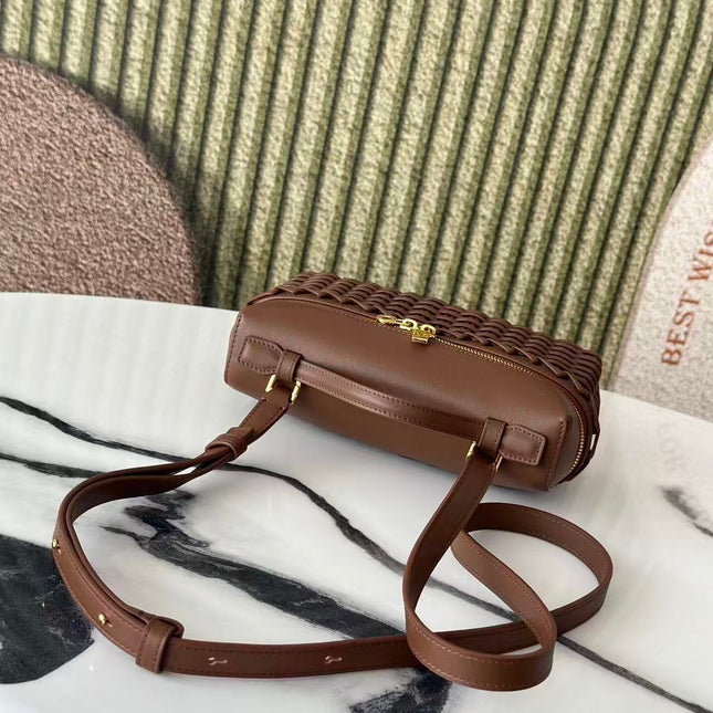 BOTTEGA VENETA 26S INTRECCIATO VANITY CASE IN BROWN CALFSKIN