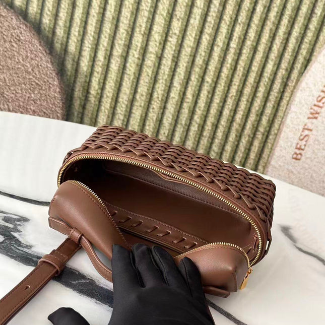 BOTTEGA VENETA 26S INTRECCIATO VANITY CASE IN BROWN CALFSKIN