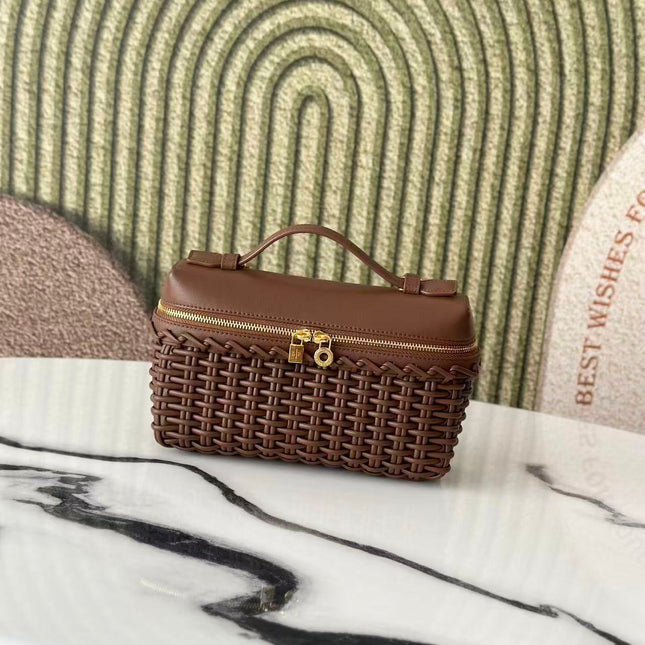 BOTTEGA VENETA 26S INTRECCIATO VANITY CASE IN BROWN CALFSKIN