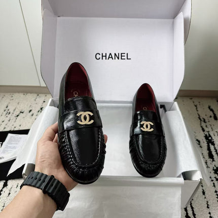 CHANEL 26S CC LOAFERS IN BLACK CALFSKIN 27726