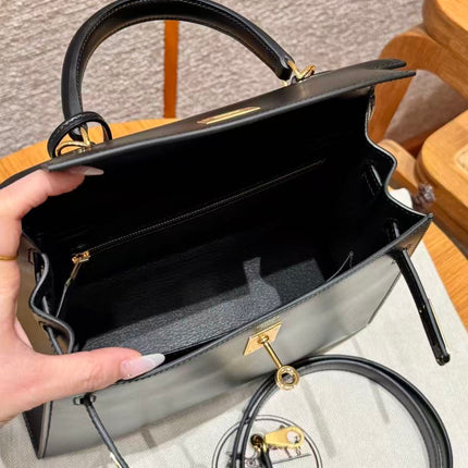 HERMES 26S KELLY HANDBAG 25 IN BLACK GOLD HARDWARE