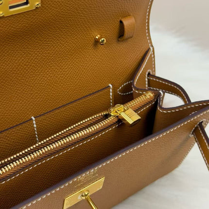 KELLY CLASSIQUE TO GO WALLET 20 IN BROWN CALFSKIN GOLD HARDWARE